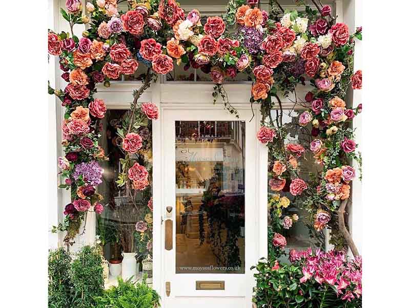 德陽花店裝修這樣做，讓過路人都成為花店?？? /></p>
<div>德陽花店裝修這樣做，讓過路人都成為花店?？?，花店的布置很重要，精巧、美麗的布置，不但能吸引消費(fèi)者的視線，引領(lǐng)其走進(jìn)花店，而且巧妙的布置有時(shí)也會(huì)給顧客帶來靈感，顧客也會(huì)把看到的一些好點(diǎn)子與家居裝修、裝飾結(jié)合起來，進(jìn)而成為花店的?？汀?/div>
<div>&nbsp;<img src=